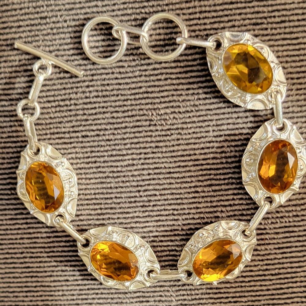 Elegant Silver and Gold Bracelet